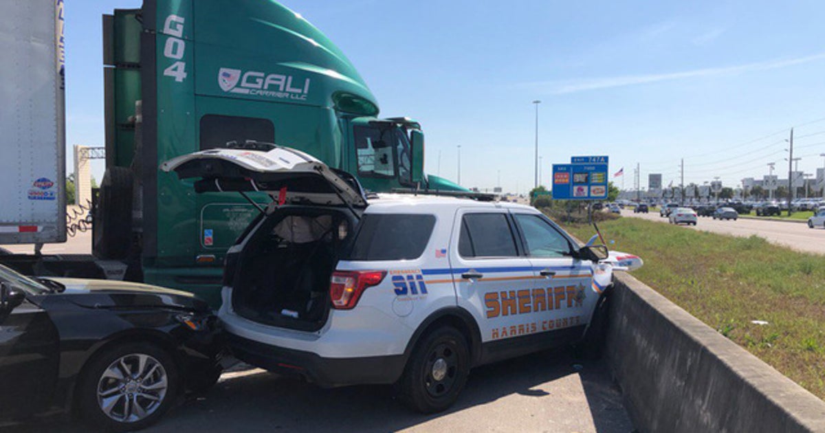 18-wheeler crashes into Harris Co. deputy's patrol car | FOX 26 Houston