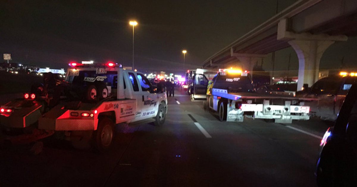 North Freeway NB shutdown at Shepherd after fatal crash | FOX 26 Houston