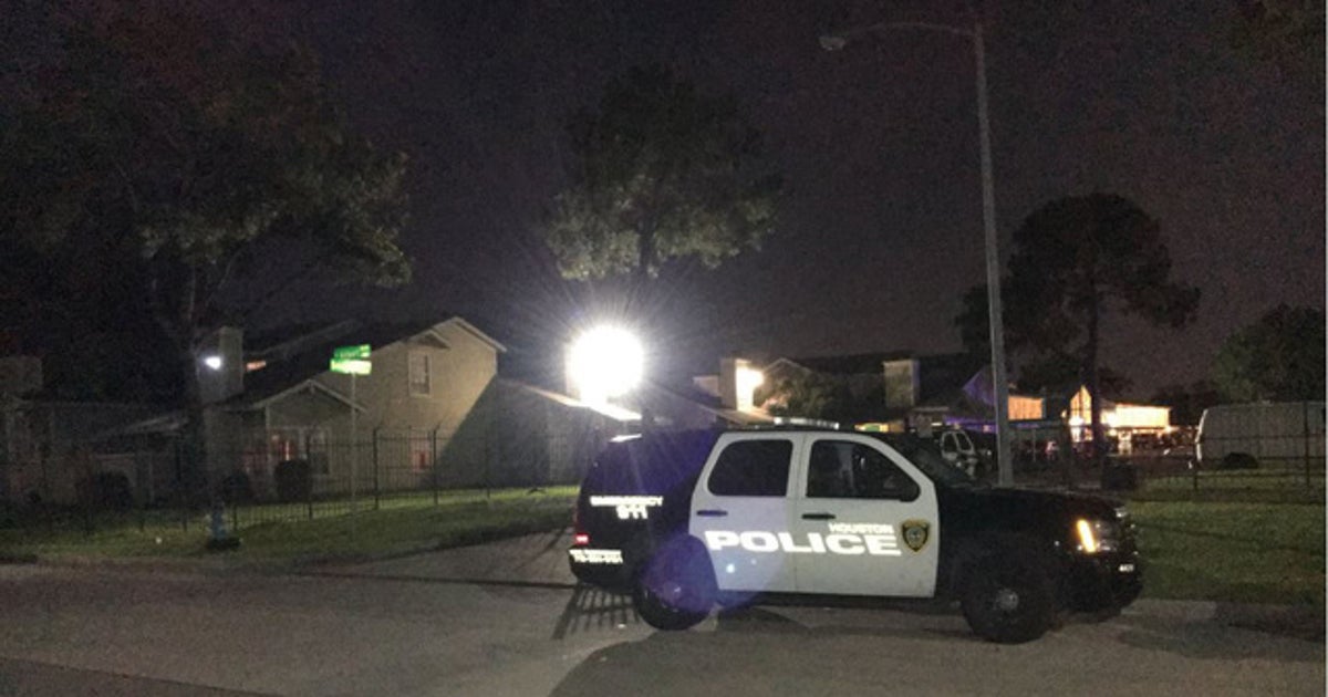 Suspects at large after shooting in southwest Houston | FOX 26 Houston