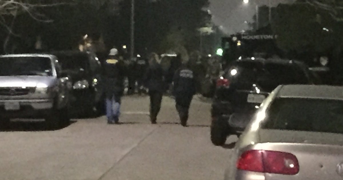 Suspect in custody after shots fired at police | FOX 26 Houston