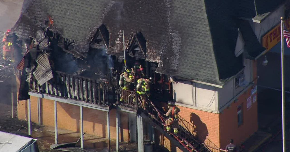 Deadly two-alarm fire at southeast Houston apartment complex | FOX 26 ...