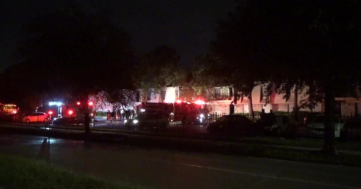 Woman, her child forced to jump from burning apartment unit | FOX 26 ...