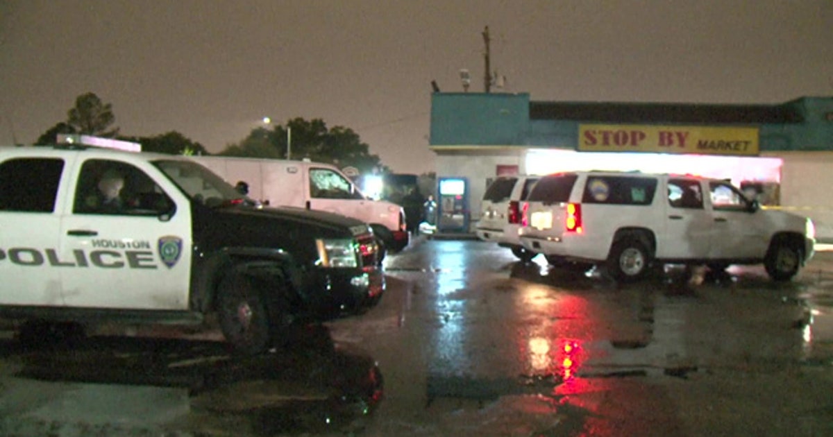 Man shot to death outside southwest Houston convenience store | FOX 26 ...