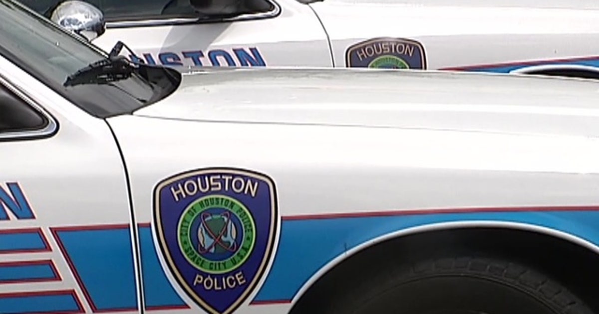 Mail carrier carjacked by armed suspects in southwest Houston | FOX 26 ...