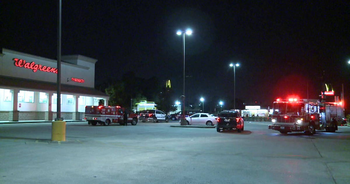 Man shot dead in northeast Houston Walgreens parking lot | FOX 26 Houston