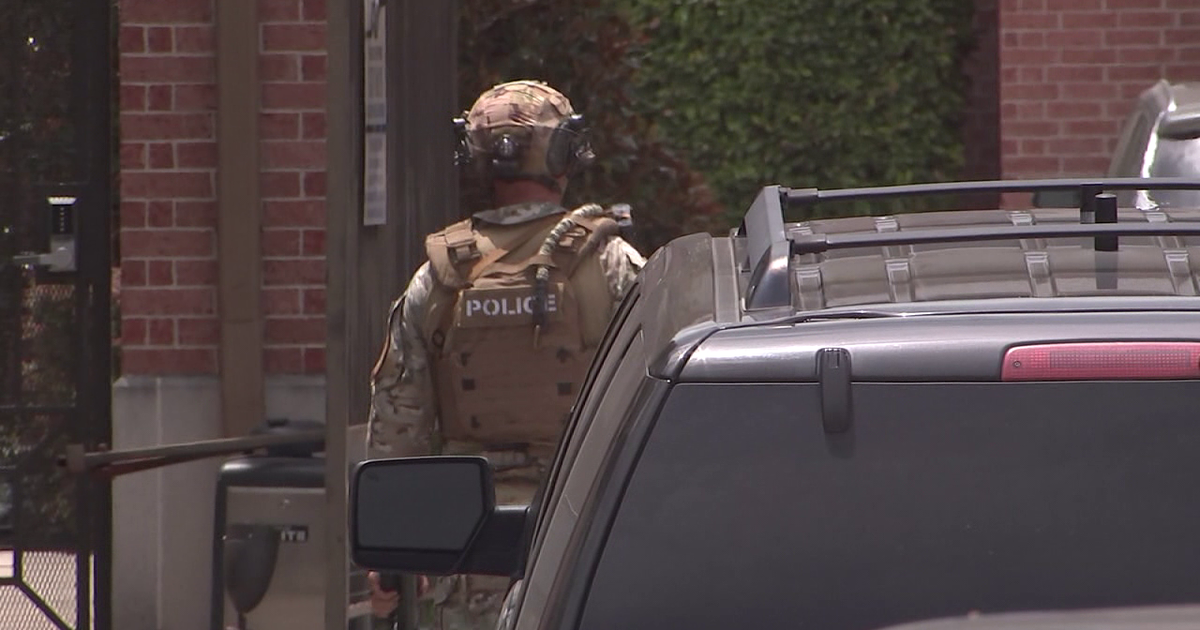 Bank robbery suspects taken into custody after chase, SWAT scene | FOX ...