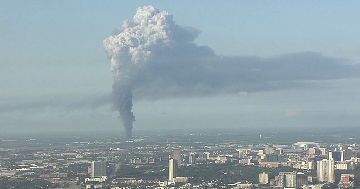 Four-alarm warehouse fire in south Houston | FOX 26 Houston