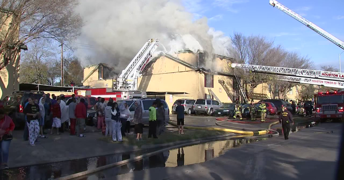Young boy killed after flames engulf Houston apartment complex | FOX 26 ...