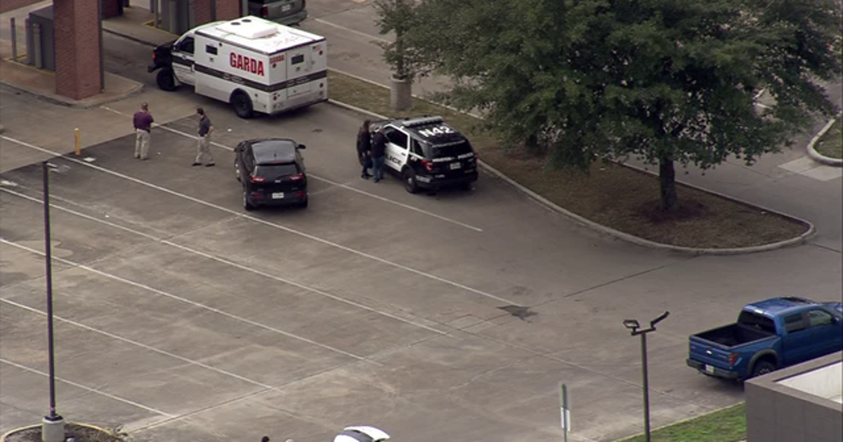 Police investigate armored car robbery at west Houston bank | FOX 26 ...