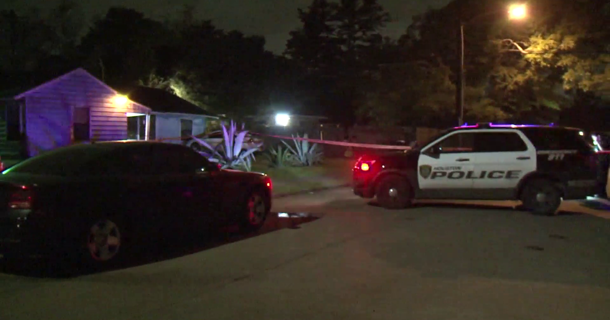 Man found shot to death in street in southeast Houston | FOX 26 Houston