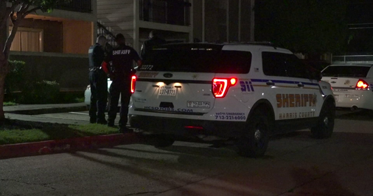 Teen shot 3 times, left at apartment complex | FOX 26 Houston