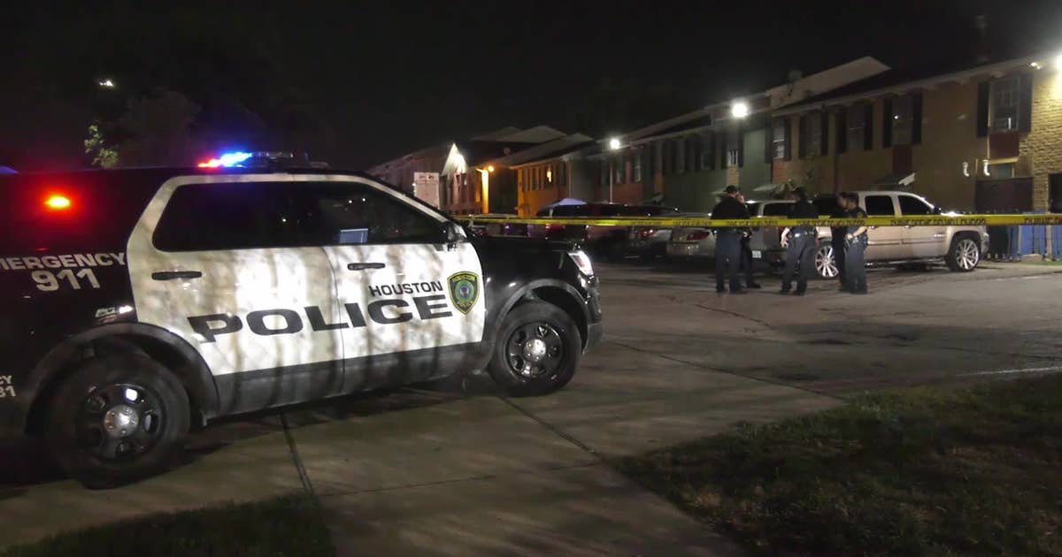 Man shot multiple times in parking lot at southeast Houston apartment ...