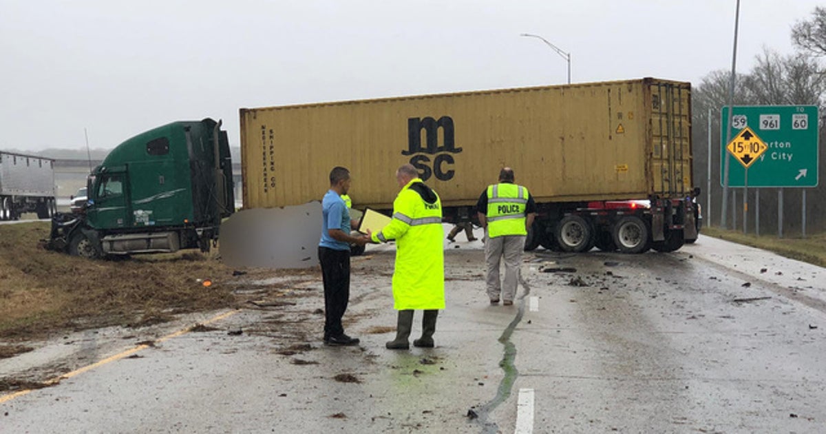 Fatal crash closes northbound lanes of US Highway 59 at FM 961 in ...