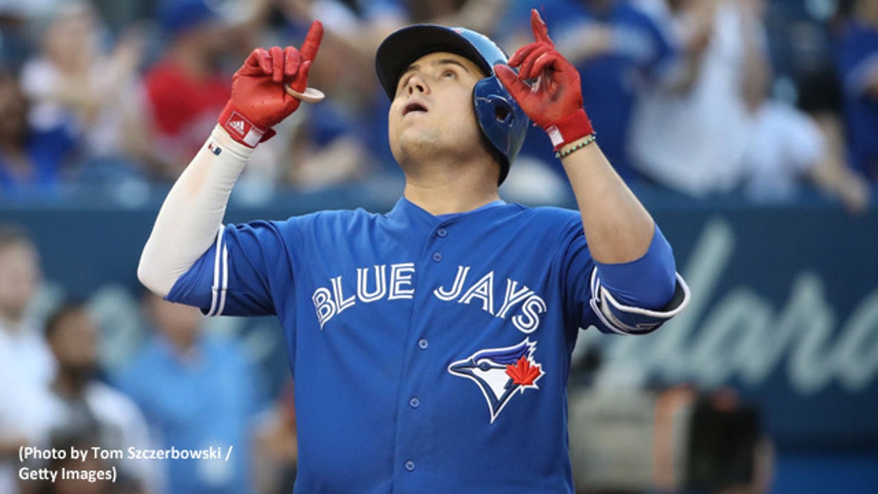Astros acquire infielder Aledmys Diaz from Blue Jays