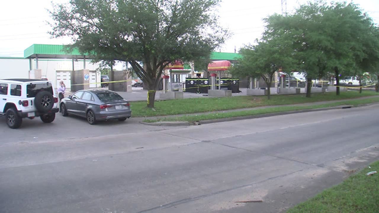 Police investigate deadly shooting in car wash parking lot in southwest