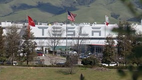 Feds: Tesla traveling 116 mph before crash that killed 2