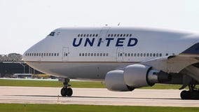 United Airlines goes 10 seats across