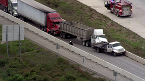 3 18-wheelers involved in crash in Fort Bend County