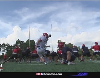 Meet The Female Varsity Football Player From Pearland Fox 26 Houston