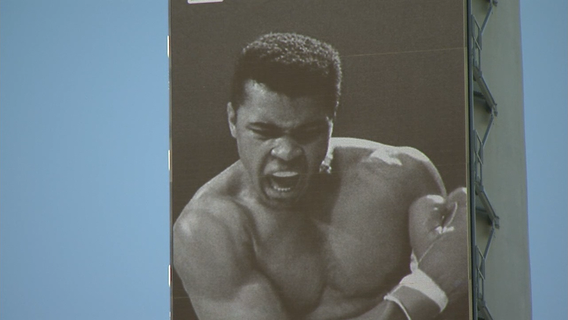 Atlanta's Corey Tower honors Muhammad Ali