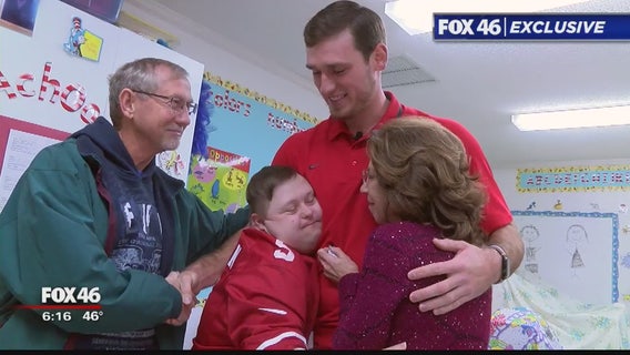NFL player surprises special needs man with private dinner during Super Bowl