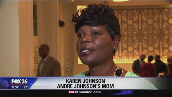 Super Bowl XX alum returns to Third Ward to help community