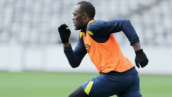 Usain Bolt to play 1st game for Australian club in pro quest