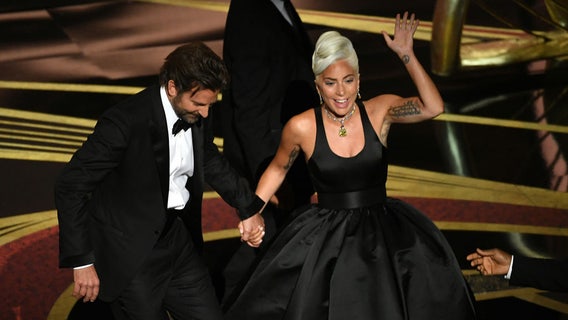 Lady Gaga and body language expert debunk Oscars chemistry