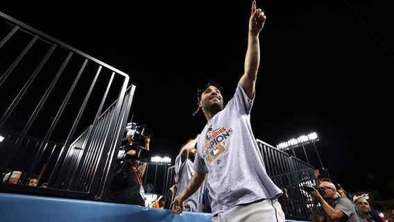 Jose Altuve wins two players' choice awards