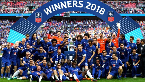 Hazard wins FA Cup for Chelsea with victory over Manchester United