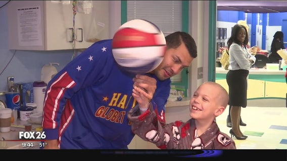 Harlem Globetrotters dazzle kids at Houston hospital