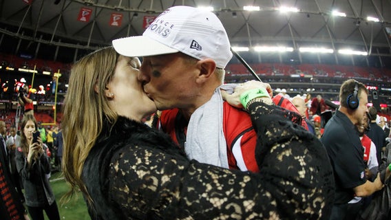 Matt Ryan, wife, expecting twins