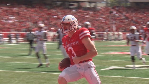 UH rolls past Lamar 42-0, improves to 2-0