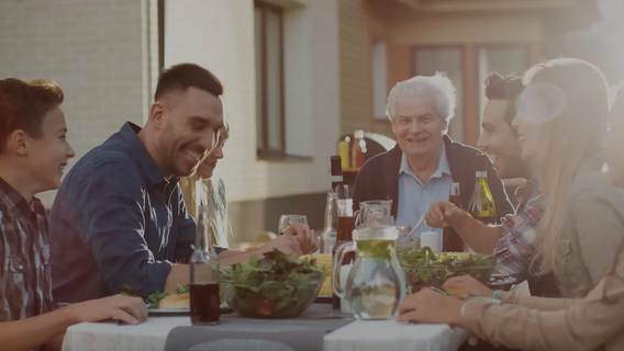 U.S. Competitive eaters make dining a sport