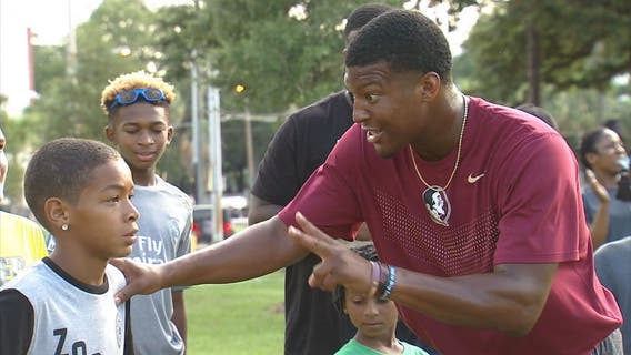 Jameis Winston, Titus O'Neil inspire kids in Tampa