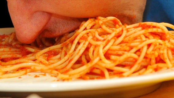 Student died after eating 5-day-old pasta