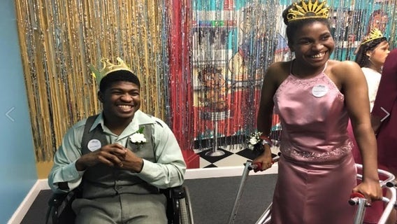 Tim Tebow hosts prom for children with special needs