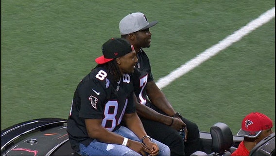 Former Falcon QB Michael Vick retires