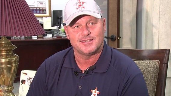 Clemens pulling for Astros, hopes to extend personal services contract
