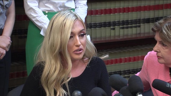 Former cheerleaders file another lawsuit against Houston Texans