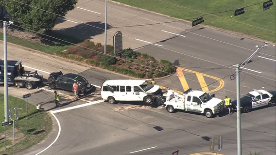Several vehicles involved in crash in Texas City