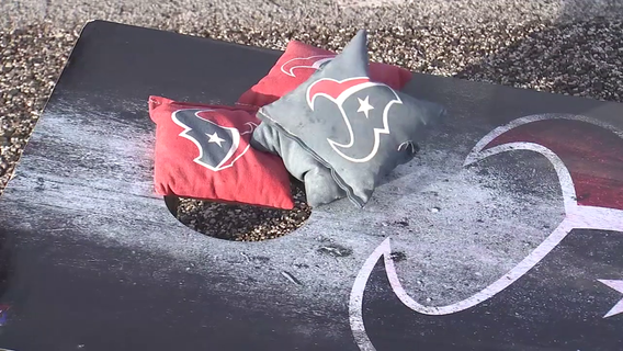 Texans fans make bets with Cowboys fans on game