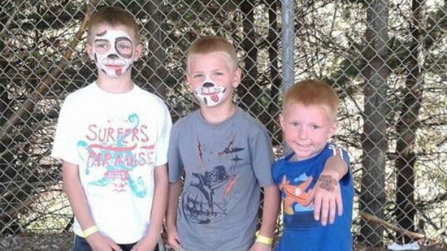 Community Helps Kids after Parents Die in Crash