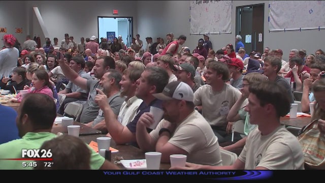 Thousands of volunteers help Harvey victims rebuild