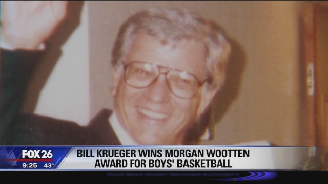 Coach Bill Krueger wins Morgan Wootten Award for boys' basketball