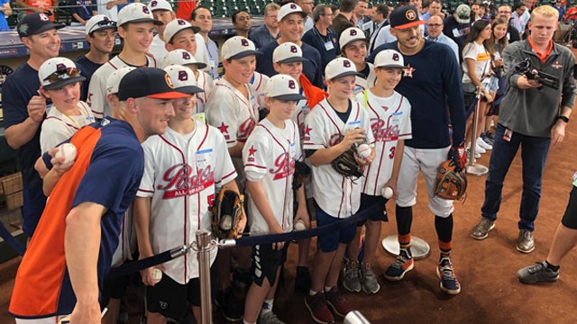 Post Oak Little League wins first game of LLWS