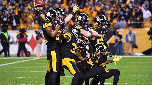 Roethlisberger throws for 5 TDs, Steelers rip Panthers 52-21