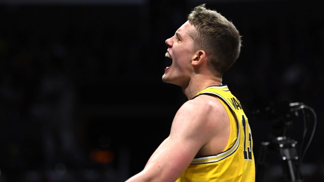 WATCH: Michigan Wolverines rout Texas A&M 99-72 in Sweet 16 and advance to the Elite Eight