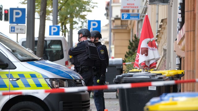 Shooting near German synagogue leaves 2 people dead; 1 suspect arrested, police say