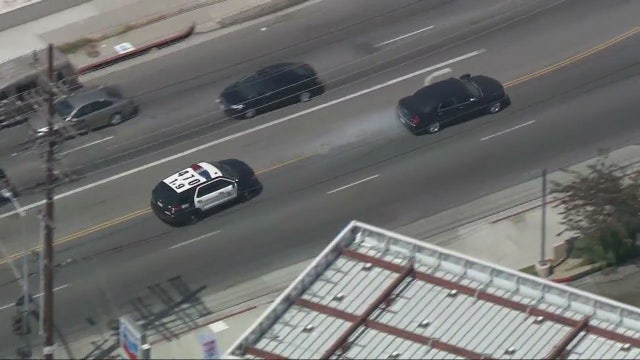 High-speed pursuit of armed carjacking suspect in San Fernando Valley